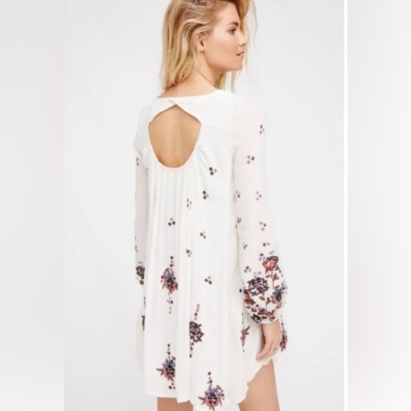 Free People Oxford Embroidery Dress/Tunic. Medium - Picture 4 of 11